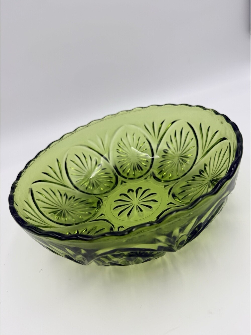 MCM Anchor Hocking Medallion Green Glass 8" Bowl Star Cameo Avocado Vintage